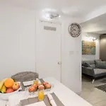 Old Town Center Studio's Apartman *